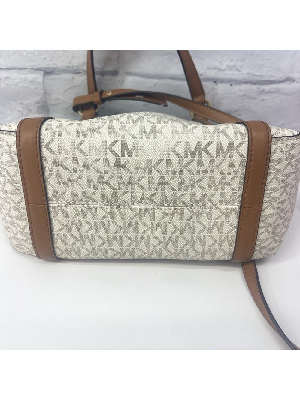 Michael Kors Sullivan TZ Crossbody & Wallet Set MK Signature Logo Vanilla/Acorn - Picture 6 of 10